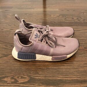Adidas NMD R1 in Soft Purple